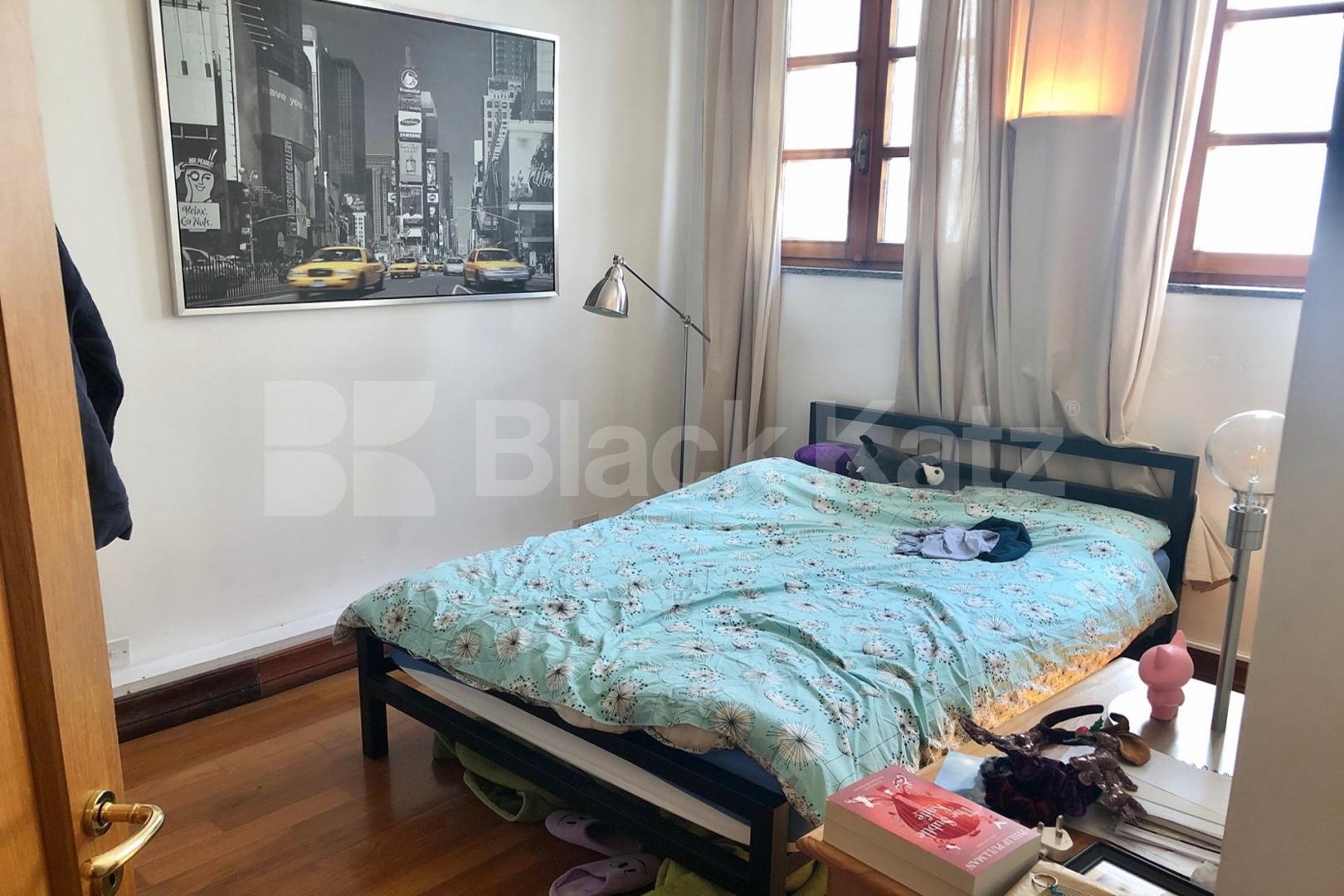 Two bedroomed, two bathroomed period conversion Union Street, London Bridge